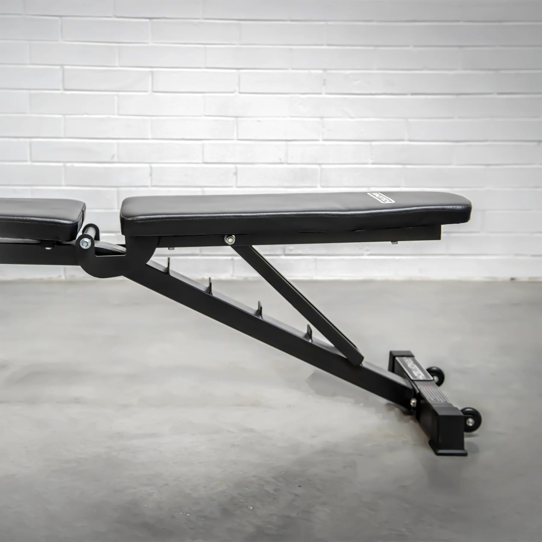 Armortech HD 377 Incline Decline Weight Bench - Image 3